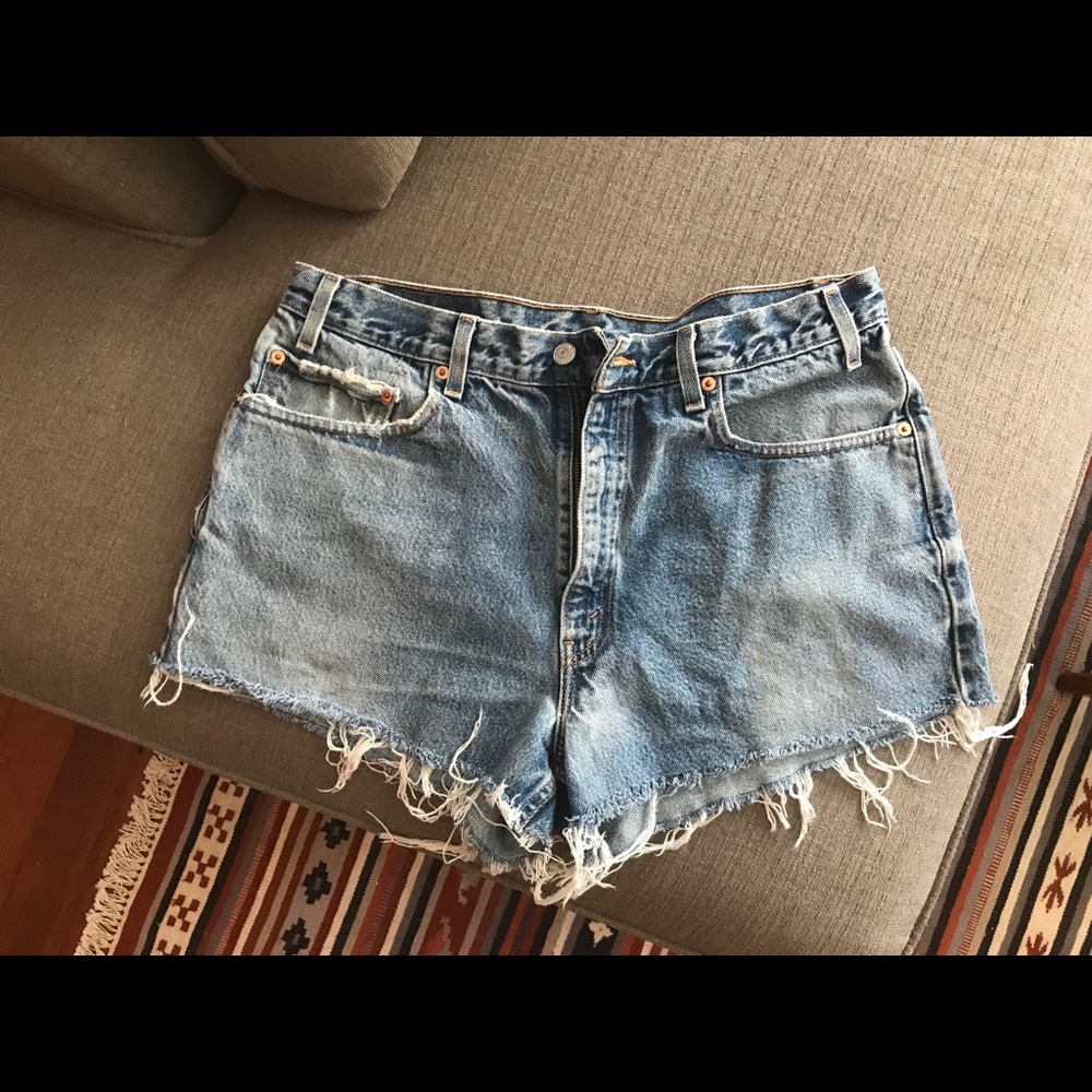 Vintage Levi’s 550 Jean shorts size 36